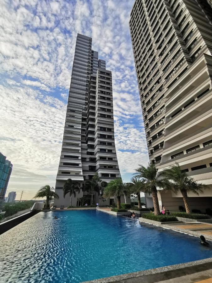 Meridin@Medini#3 Apartment Nusajaya  Bagian luar foto